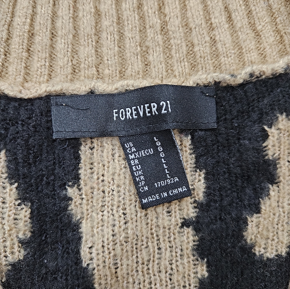 Forever 21 V-Neck Sweater in Black & Tan Cheetah Print Women’s Size L - Picture 3 of 3